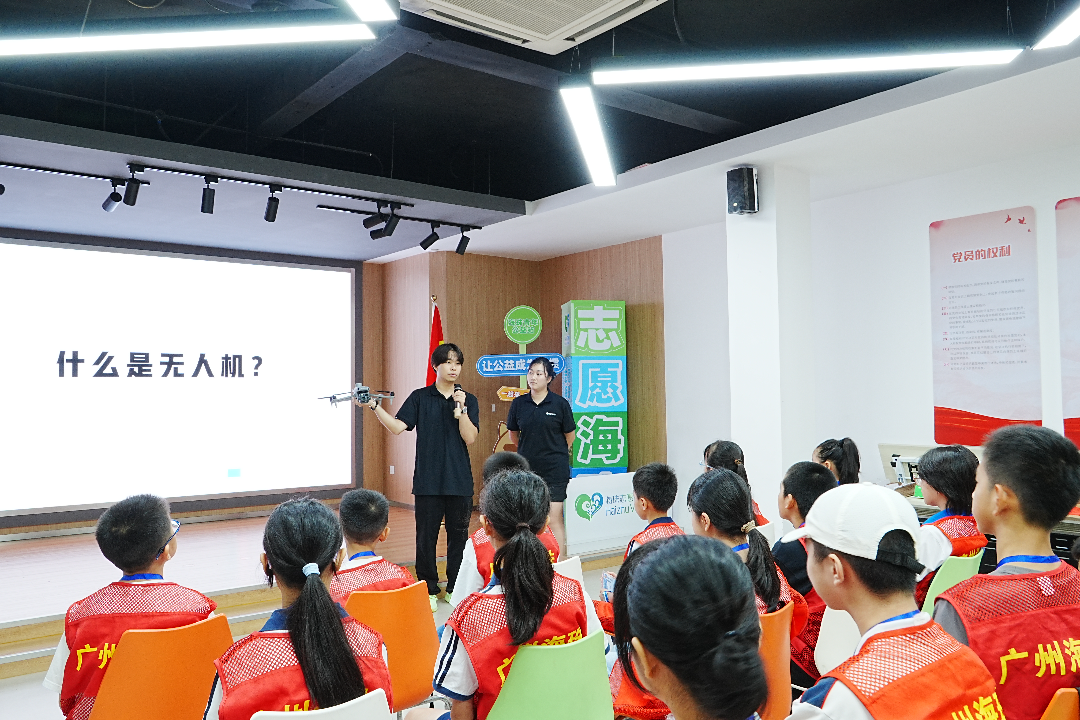 8月6日至12日，海珠区河长办、区成人电影
、团区委联合举办“青春巡河记”——河小青“蓝色星球守护者”夏令营活动。.JPG