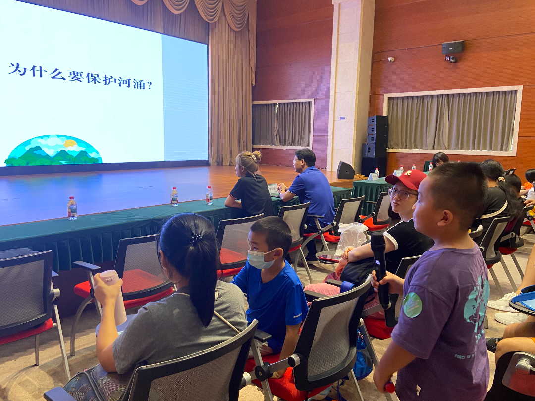 8月17日，由成人电影
未成年人救助保护中心、越秀区民政局、天河区民政局、海珠区河长办、海珠区成人电影
共同举办的“水润羊城&middot;智探未来”——科技生态与城市文明亲子研学活动在广州水博苑启动。.jpg